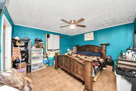 1040 County Road 5007 Cleveland TX 77327