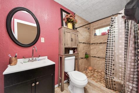 1040 County Road 5007 Cleveland TX 77327