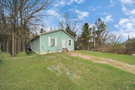 1040 County Road 5007 Cleveland TX 77327
