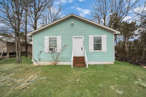 1040 County Road 5007 Cleveland TX 77327