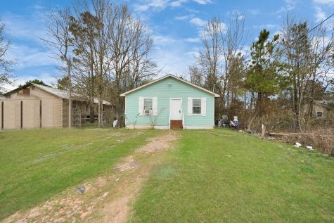 1040 County Road 5007 Cleveland TX 77327