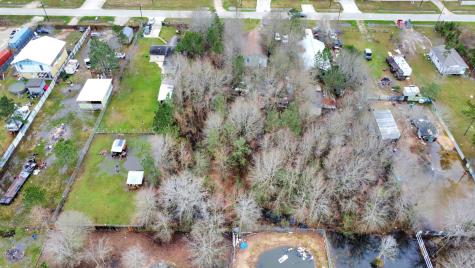 1040 County Road 5007 Cleveland TX 77327