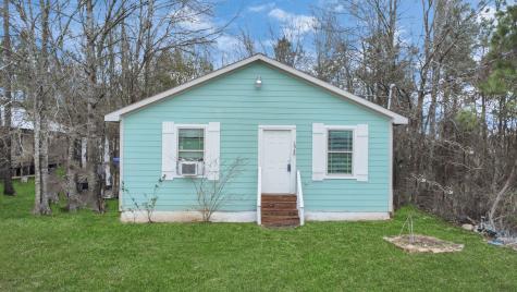 1040 County Road 5007 Cleveland TX 77327