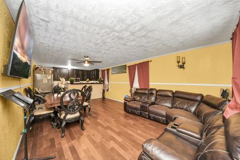 1040 County Road 5007 Cleveland TX 77327