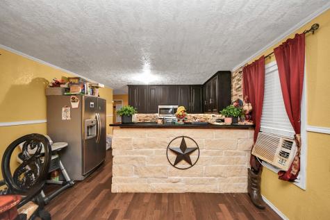 1040 County Road 5007 Cleveland TX 77327