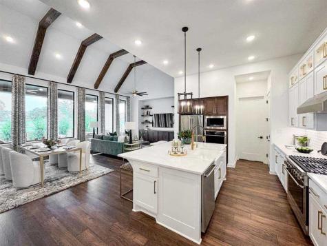 12115 Sweetbriar Loop Mont Belvieu TX 77523