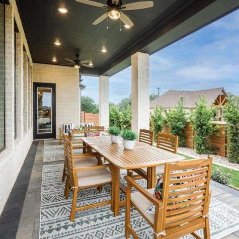 12115 Sweetbriar Loop Mont Belvieu TX 77523
