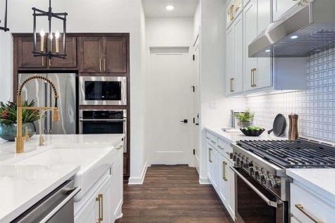 12115 Sweetbriar Loop Mont Belvieu TX 77523