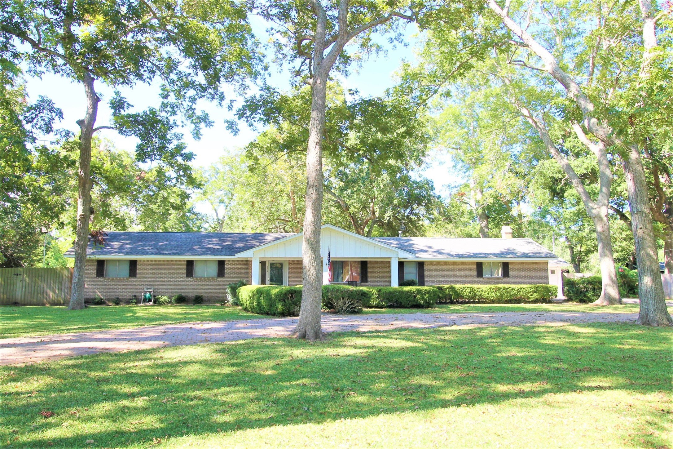425 Southern Oaks Drive Lake Jackson TX 77566