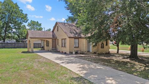 109 W South Street Madisonville TX 77864