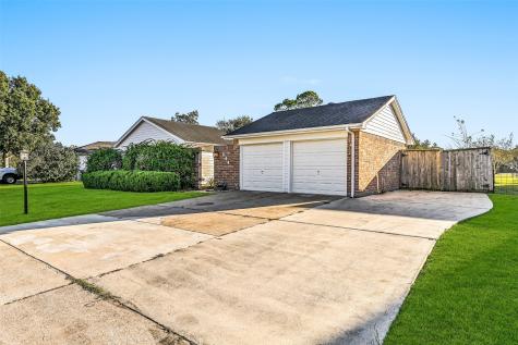 644 E Castle Harbour Drive Friendswood TX 77546