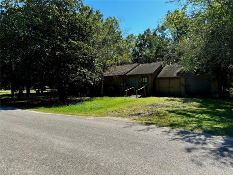 235 W Hartel Street Sour Lake TX 77659