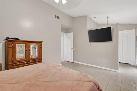 9718 Whitepost Lane Houston TX 77086