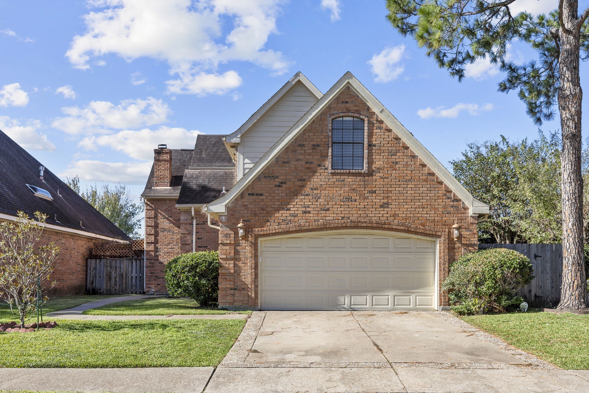 1239 Misty Lake Court Sugar Land TX 77498