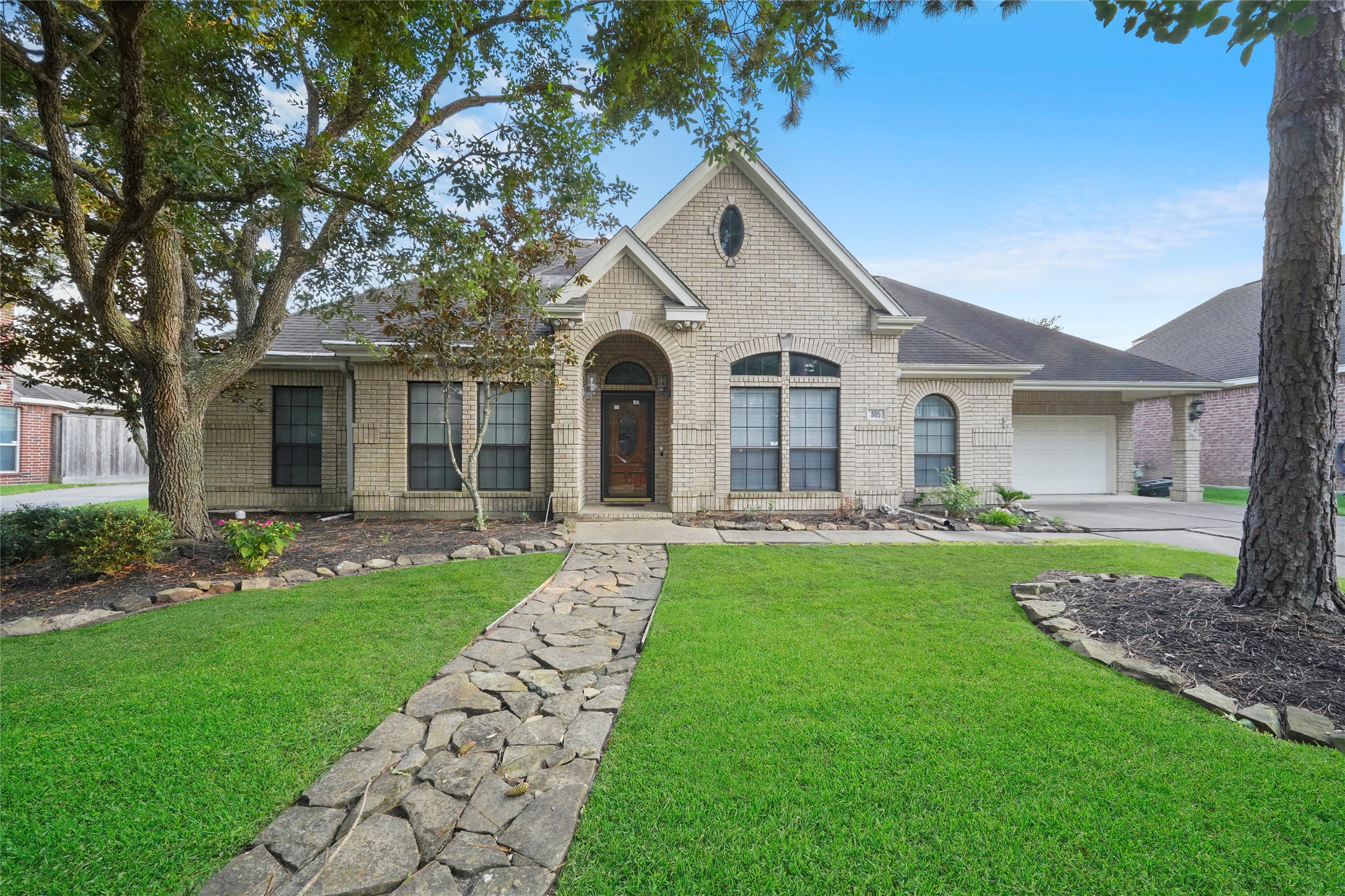 305 Oak Creek Drive League City TX 77573