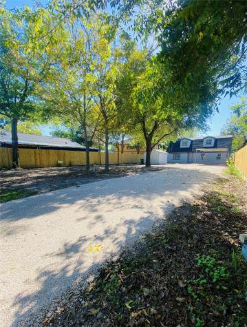 824 Dorchester Street Houston TX 77022