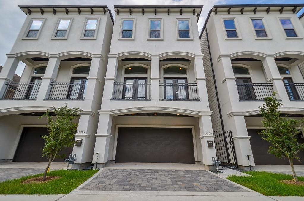 1607 W 15th Street Houston TX 77008