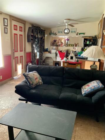 215 Mcneir Street Anahuac TX 77514