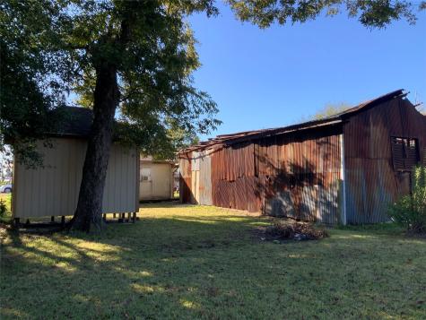215 Mcneir Street Anahuac TX 77514