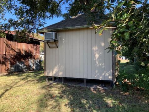 215 Mcneir Street Anahuac TX 77514