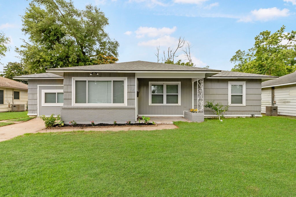 313 Wisteria Street Lake Jackson TX 77566