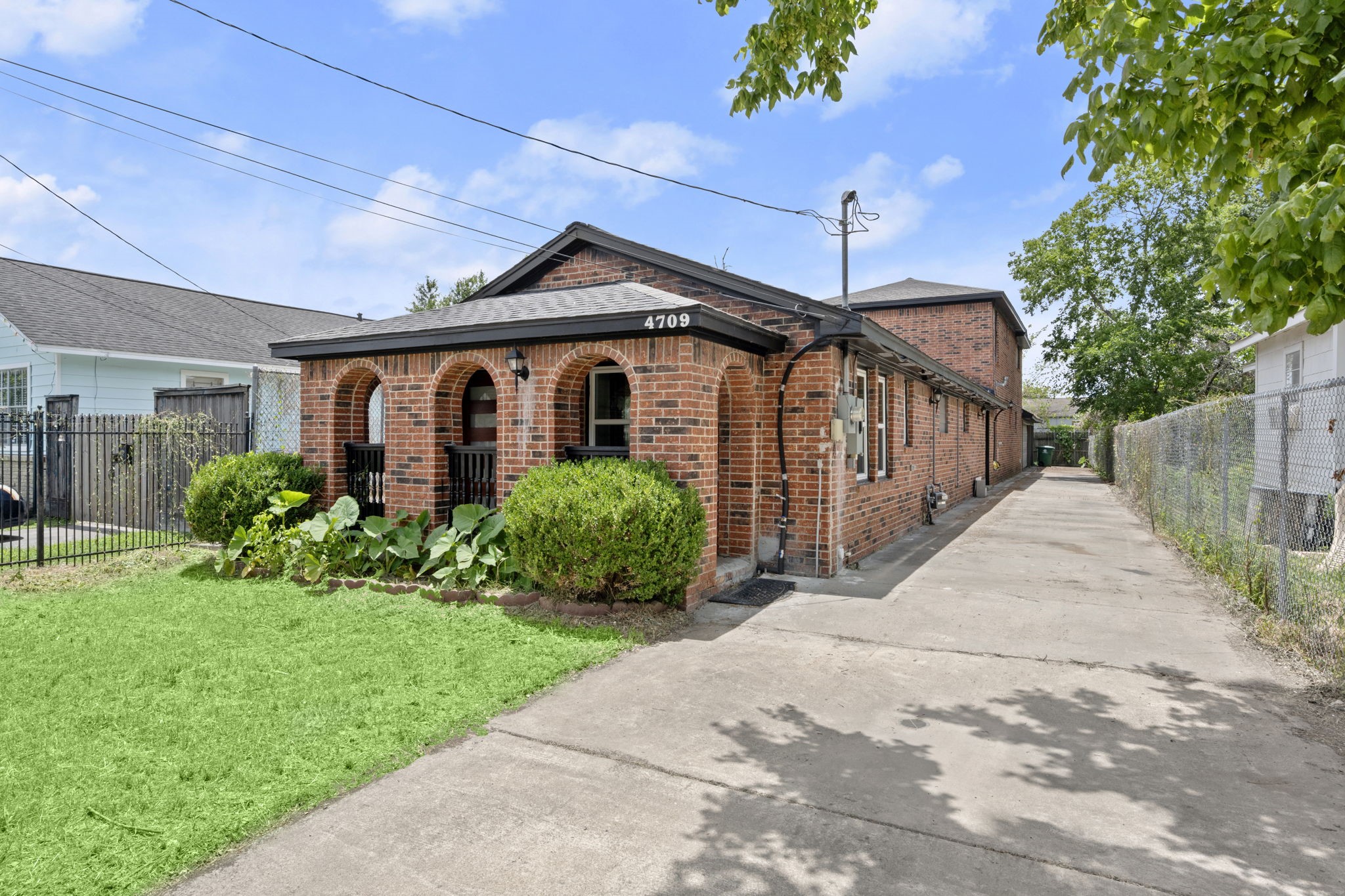 4709 Sharman Street Houston TX 77009