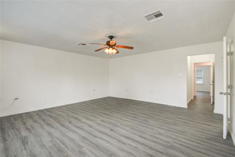 704 Pin Money Street Clute TX 77531