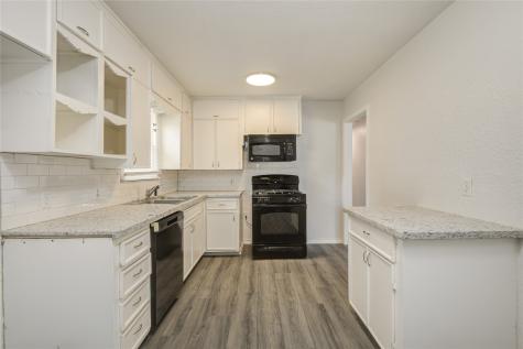704 Pin Money Street Clute TX 77531