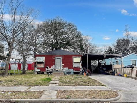 121 N Blackwell Street Pasadena TX 77506