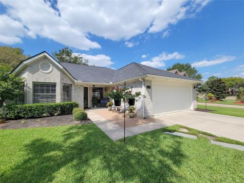 4004 Blue Heron Drive Pearland TX 77581