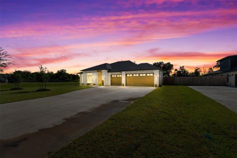 3150 W Tower Circle Santa Fe TX 77517