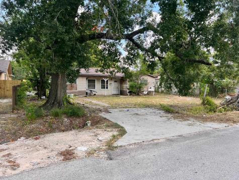 59 E Sunnyside Street Houston TX 77076