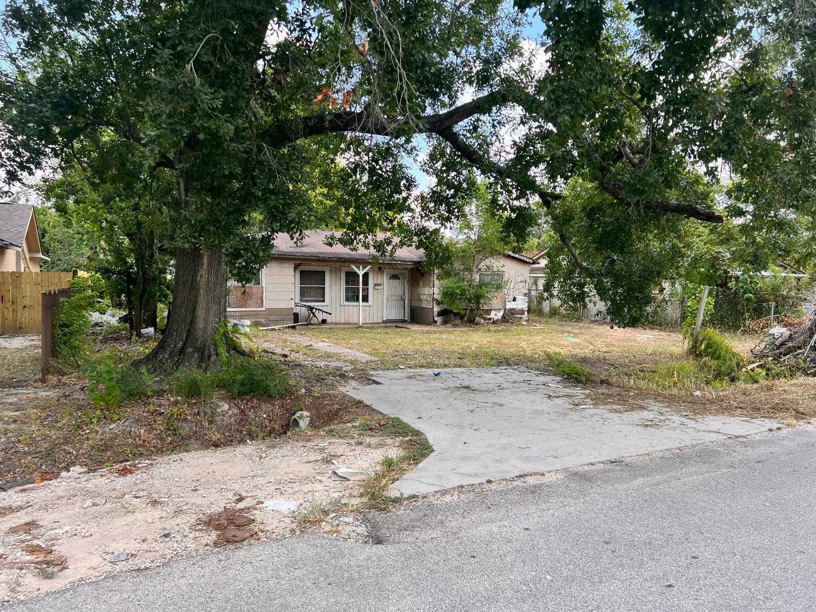 59 E Sunnyside Street Houston TX 77076