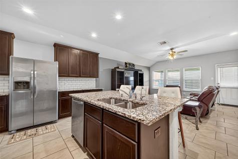 2907 Vales Point Drive Fresno TX 77545