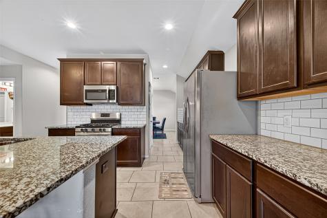 2907 Vales Point Drive Fresno TX 77545