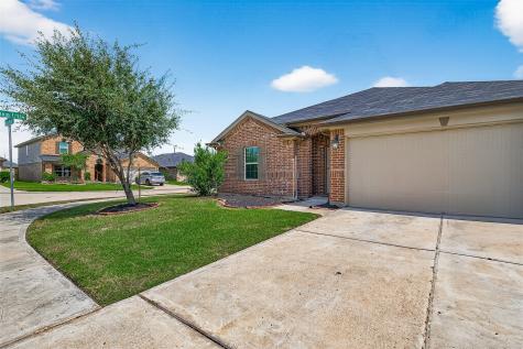2907 Vales Point Drive Fresno TX 77545