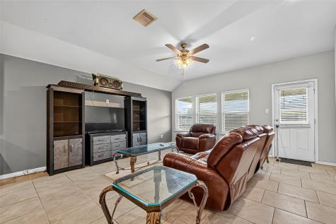 2907 Vales Point Drive Fresno TX 77545