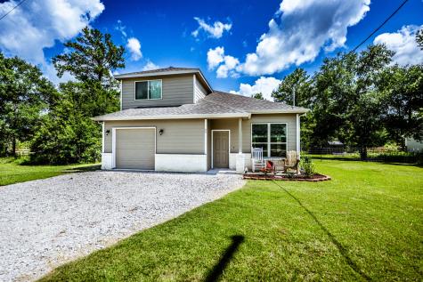 35 Horseshoe Lake Drive W Huntsville TX 77320