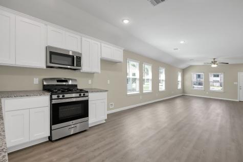 811 Jefferson Avenue Cleveland TX 77327