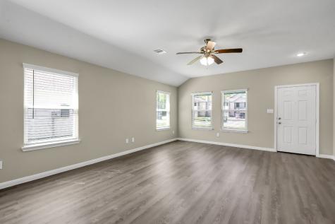 811 Jefferson Avenue Cleveland TX 77327