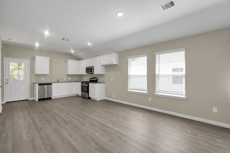 811 Jefferson Avenue Cleveland TX 77327