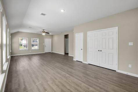 811 Jefferson Avenue Cleveland TX 77327