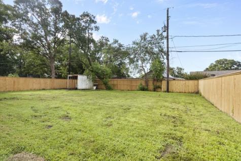 2202 Garvey Drive Pasadena TX 77506