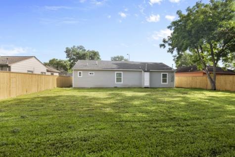 2202 Garvey Drive Pasadena TX 77506