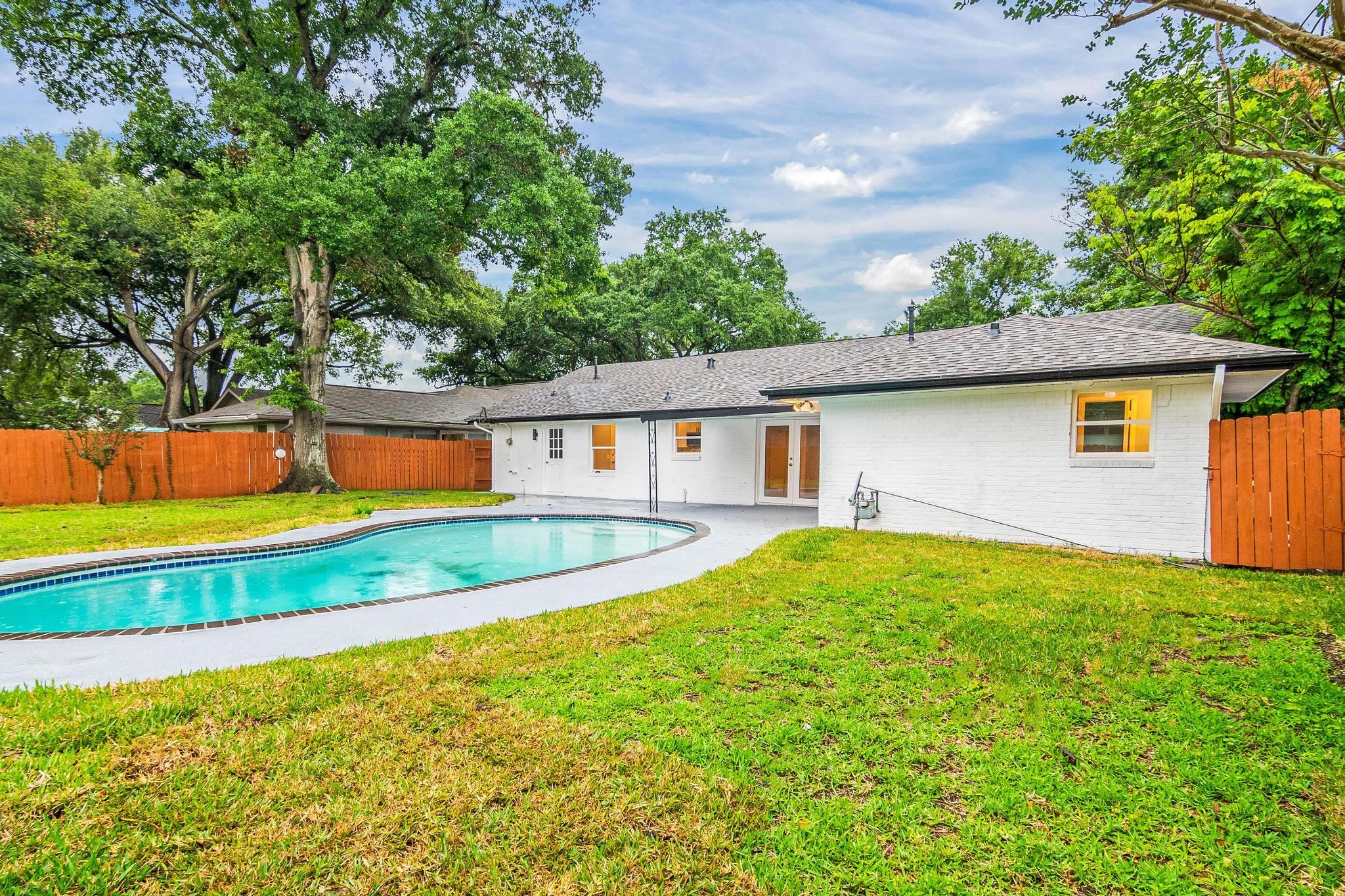 5423 Kinglet Street Houston TX 77096