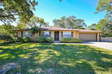 222 Behrens Street East Bernard TX 77435