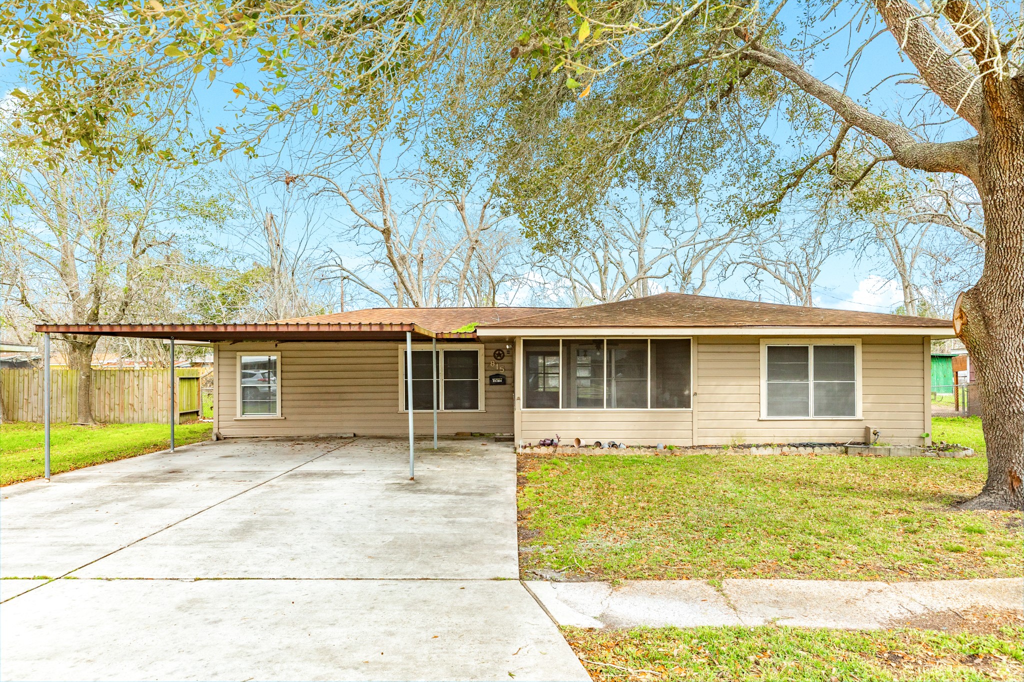 815 Akers Street Angleton TX 77515