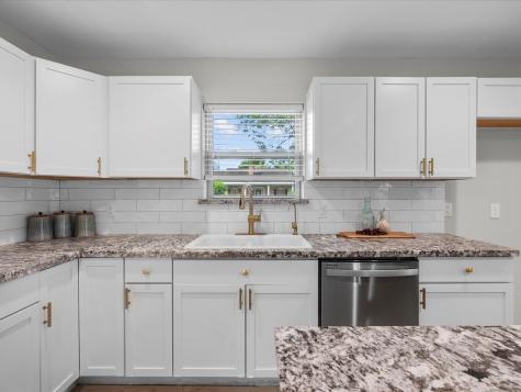 618 Forest Lake Drive Seabrook TX 77586