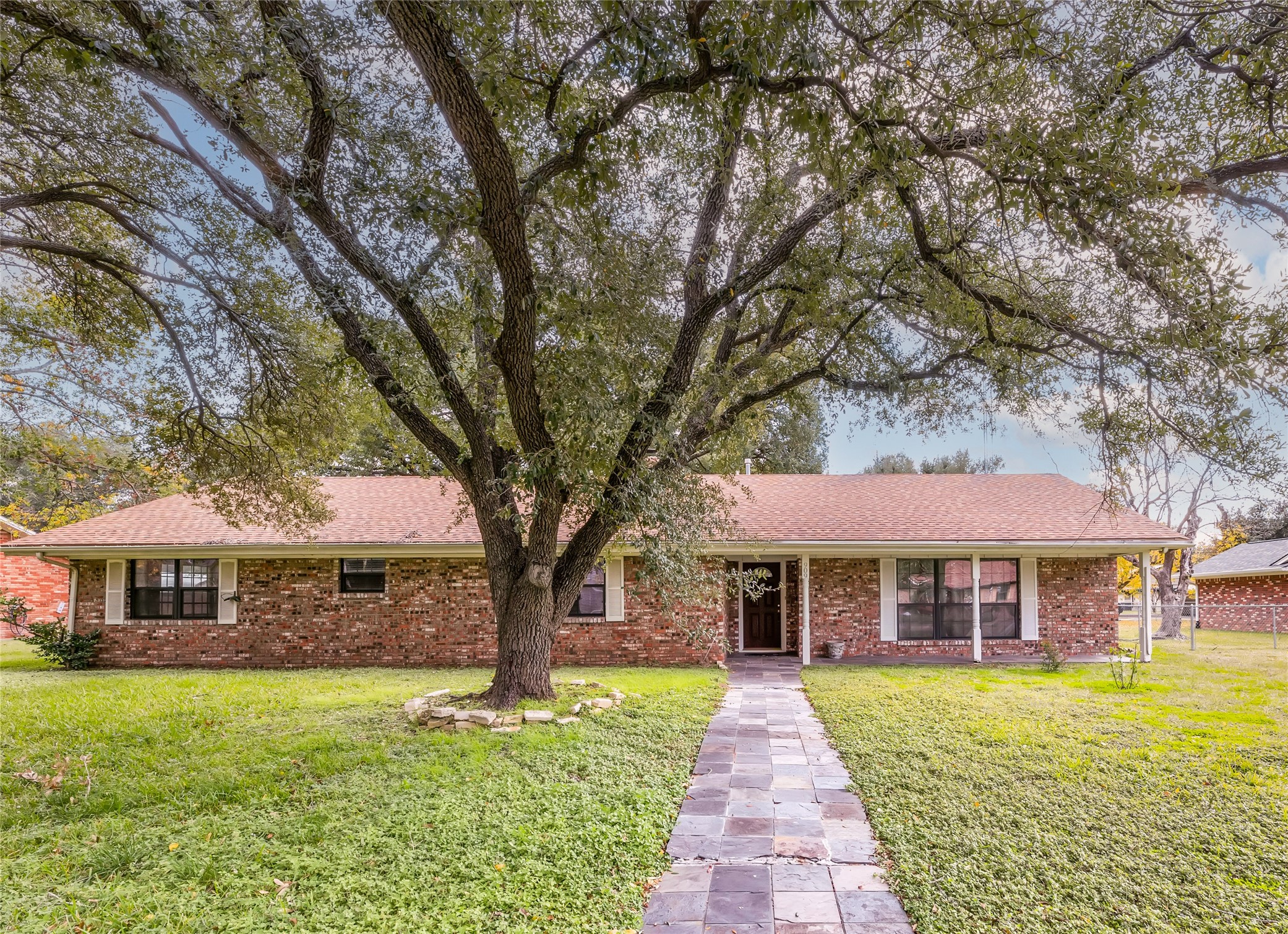 909 Anderson Street Hearne TX 77859