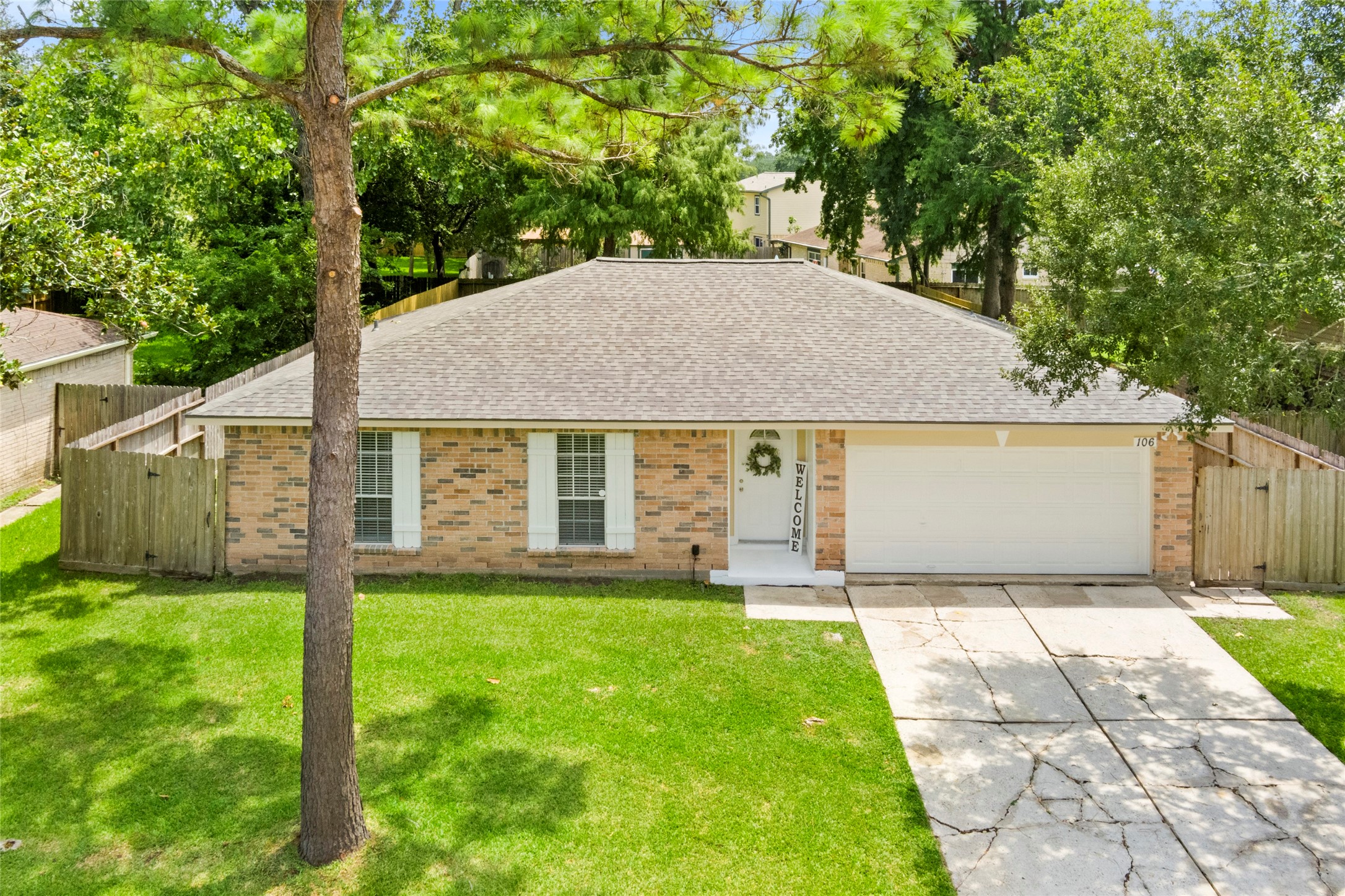 106 Leafwood Circle League City TX 77573